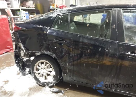 2016 Toyota Prius Four z USA, uszkodzony, nr VIN JTDKARFU4G3010253